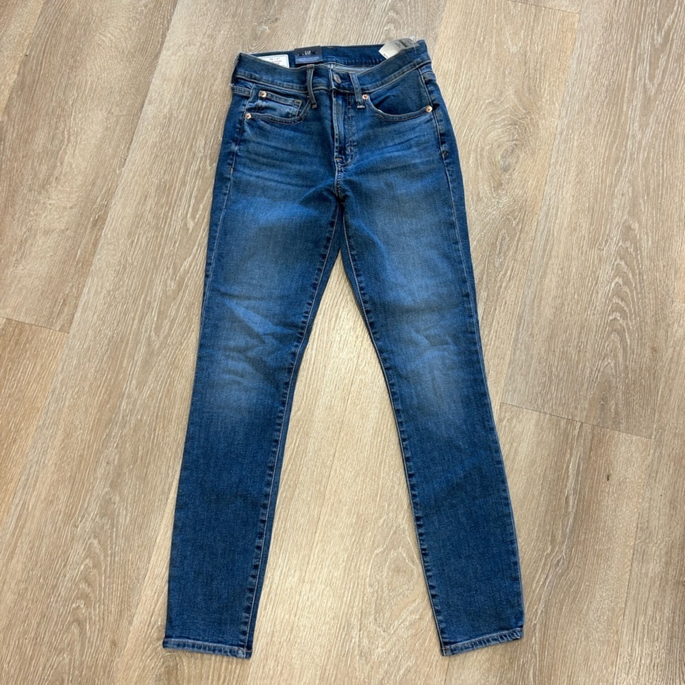 NWT GAP true skinny mid rise jeans